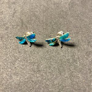 So cute dragonfly earrings